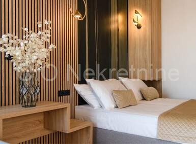 Poslovni prostor, Split, prodaja, 2440000 €, 244 m2