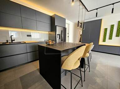 Cetvorosoban stan, Umag, prodaja, 460000 €, 104 m2