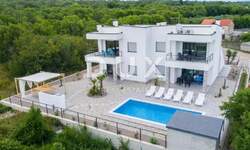 Kuca, Krk, Žgaljići, prodaja, 1090000 €, 300 m2