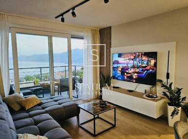 Trosoban stan, Kastav, Rešetari, najam, 1000 €, 69 m2