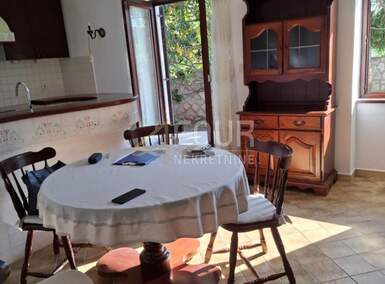 Dvosoban stan, Rijeka, Trsat, najam, 600 €, 65 m2