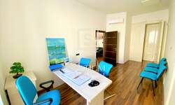 Poslovni prostor, Rijeka, Centar, najam, 550 €, 40 m2