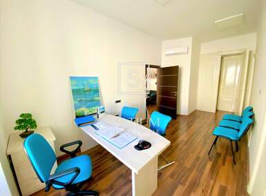 Poslovni prostor, Rijeka, Centar, najam, 550 €, 40 m2