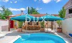 Kuca, Kanfanar, prodaja, 520000 €, 210 m2