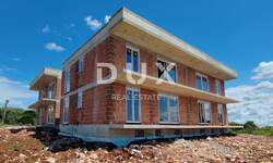 Trosoban stan, Umag, prodaja, 260000 €, 72 m2