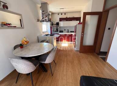 Trosoban stan, Rijeka, Škurinje, prodaja, 260000 €, 72 m2
