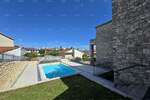 Kuca, Pula, prodaja, 990000 €, 200 m2