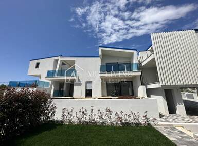 Trosoban stan, Umag, prodaja, 296000 €, 69 m2