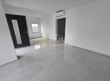 Trosoban stan, Crikvenica, prodaja, 215000 €, 59 m2