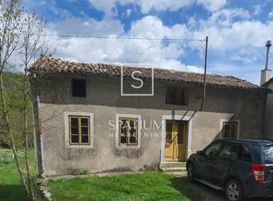 Kuca, Klana, prodaja, 150000 €, 138 m2