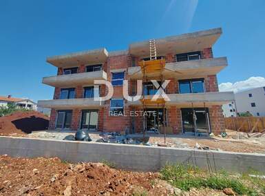 Trosoban stan, Umag, prodaja, 241000 €, 70 m2