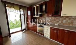 Trosoban stan, Opatija, Ičići, najam, 1100 €, 87 m2
