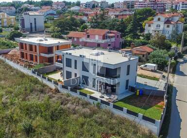 Trosoban stan, Ližnjan, prodaja, 320000 €, 71 m2
