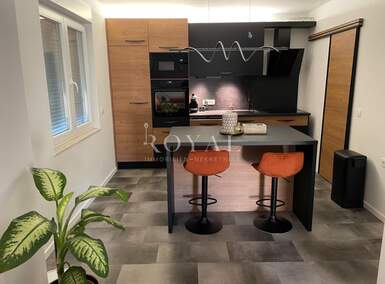 Dvosoban stan, Rijeka, Gornja Vežica, prodaja, 256000 €, 55 m2