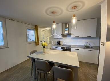 Dvosoban stan, Opatija, Punta Kolova, prodaja, 220000 €, 39 m2