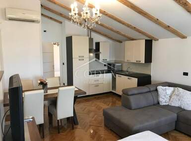Trosoban stan, Opatija, Opatija - Centar, prodaja, 320000 €, 65 m2