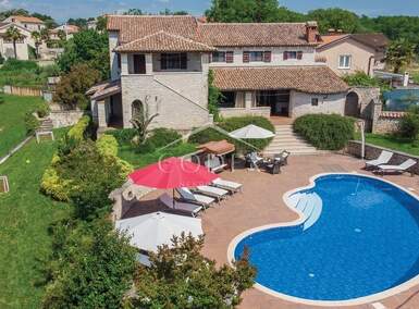 Kuca, Poreč, prodaja, 730000 €, 454 m2