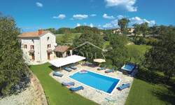 Kuca, Tinjan, prodaja, 2300000 €, 193 m2