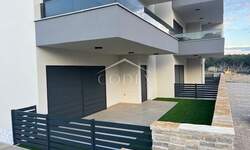 Trosoban stan, Povljana, prodaja, 285000 €, 70 m2