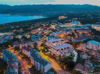 Trosoban stan, Rijeka, Srdoči, prodaja, 230000 €, 58 m2