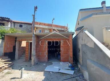 Kuca, Poreč, prodaja, 175000 €, 350 m2
