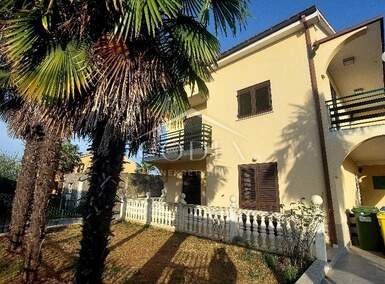 Kuca, Poreč, prodaja, 495000 €, 165 m2