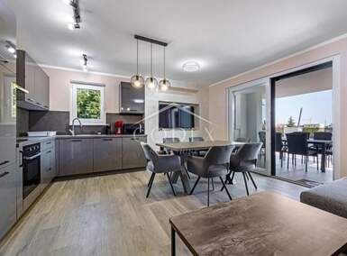 Trosoban stan, Poreč, Nova Vas, prodaja, 343000 €, 66 m2