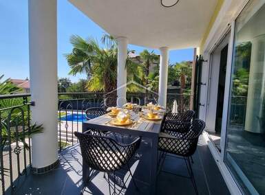 Trosoban stan, Opatija, Opatija - Centar, najam, 1700 €, 86 m2