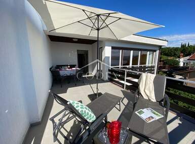 Trosoban stan, Opatija, Volosko, prodaja, 390000 €, 73 m2