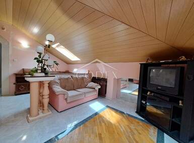 Kuca, Novi Vinodolski, prodaja, 467000 €, 173 m2