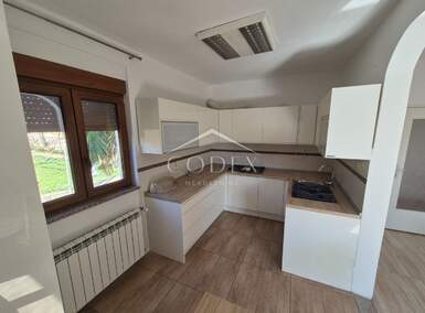 Cetvorosoban stan, Čavle, Mavrinci, prodaja, 2000 €, 125 m2