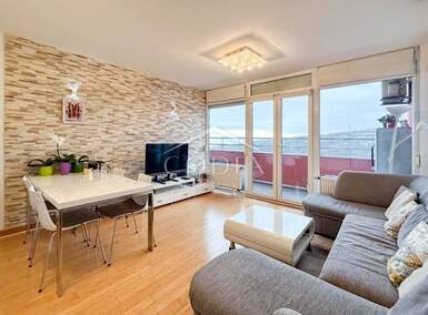 Trosoban stan, Rijeka, Škurinje, prodaja, 290500 €, 77 m2