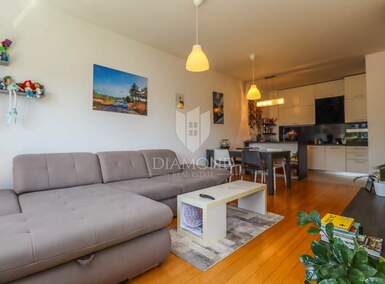 Trosoban stan, Pula, prodaja, 265000 €, 71 m2