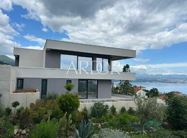 Cetvorosoban stan, Lovran, prodaja, 1136800 €, 196 m2