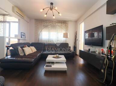 Trosoban stan, Pula, Veruda, prodaja, 235000 €, 81 m2