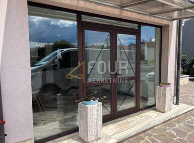 Poslovni prostor, Rijeka, Srdoči, najam, 600 €, 43 m2