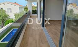 Cetvorosoban stan, Kolan, Mandre, prodaja, 410000 €, 162 m2