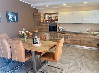Kuca, Dobrinj, Soline, prodaja, 680000 €, 220 m2
