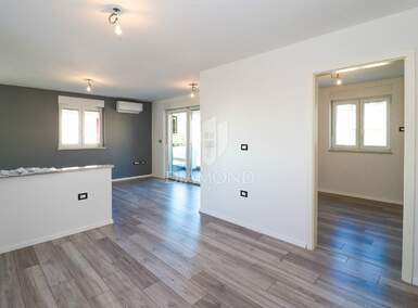 Trosoban stan, Poreč, prodaja, 260000 €, 65 m2