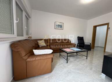 Trosoban stan, Crikvenica, prodaja, 301000 €, 72 m2