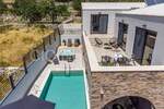 Kuca, Omiš, Čisla, prodaja, 850000 €, 300 m2