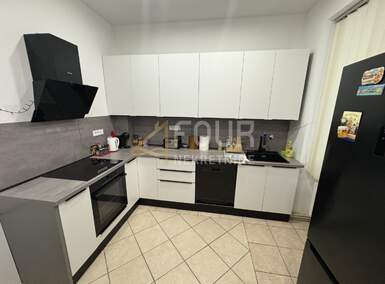 Trosoban stan, Rijeka, Belveder, prodaja, 235000 €, 77 m2