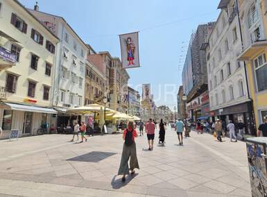 Trosoban stan, Rijeka, Centar, prodaja, 260000 €, 68 m2