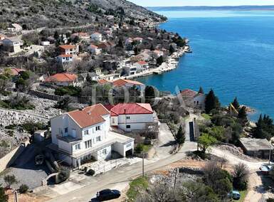 Kuca, Karlobag, Barić Draga, prodaja, 380000 €, 372 m2