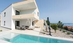 Cetvorosoban stan, Kostrena, prodaja, 730000 €, 213 m2