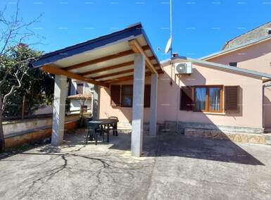 Kuca, Pula, prodaja, 215000 €, 90 m2