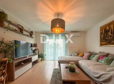 Trosoban stan, Rijeka, Srdoči, prodaja, 270000 €, 67 m2