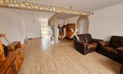Trosoban stan, Pula, Valdebek, prodaja, 185000 €, 74 m2