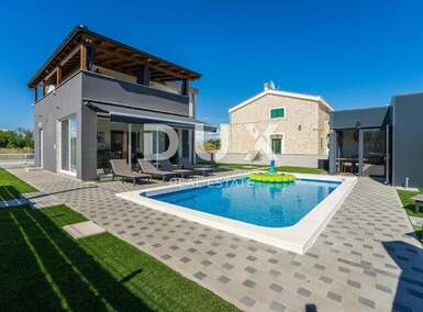 Kuca, Privlaka, prodaja, 610000 €, 160 m2