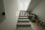 Trosoban stan, Umag, Zambratija, prodaja, 450000 €, 130 m2